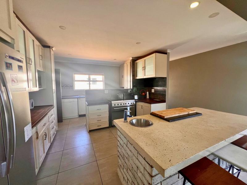 4 Bedroom Property for Sale in Country Club Western Cape